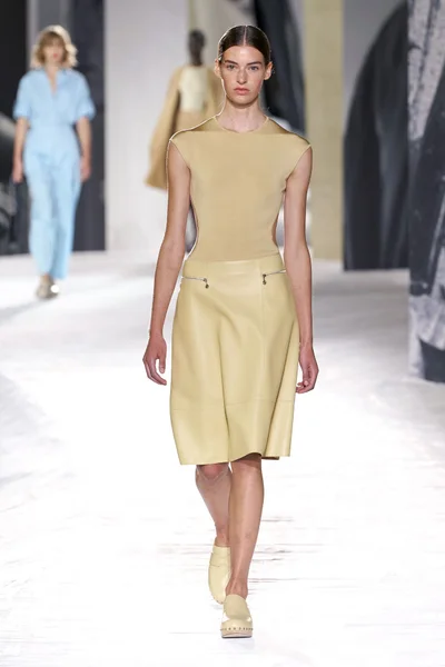 Look 1